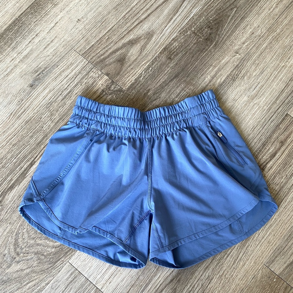 lululemon athletica Blue track that Shorts, size 6
